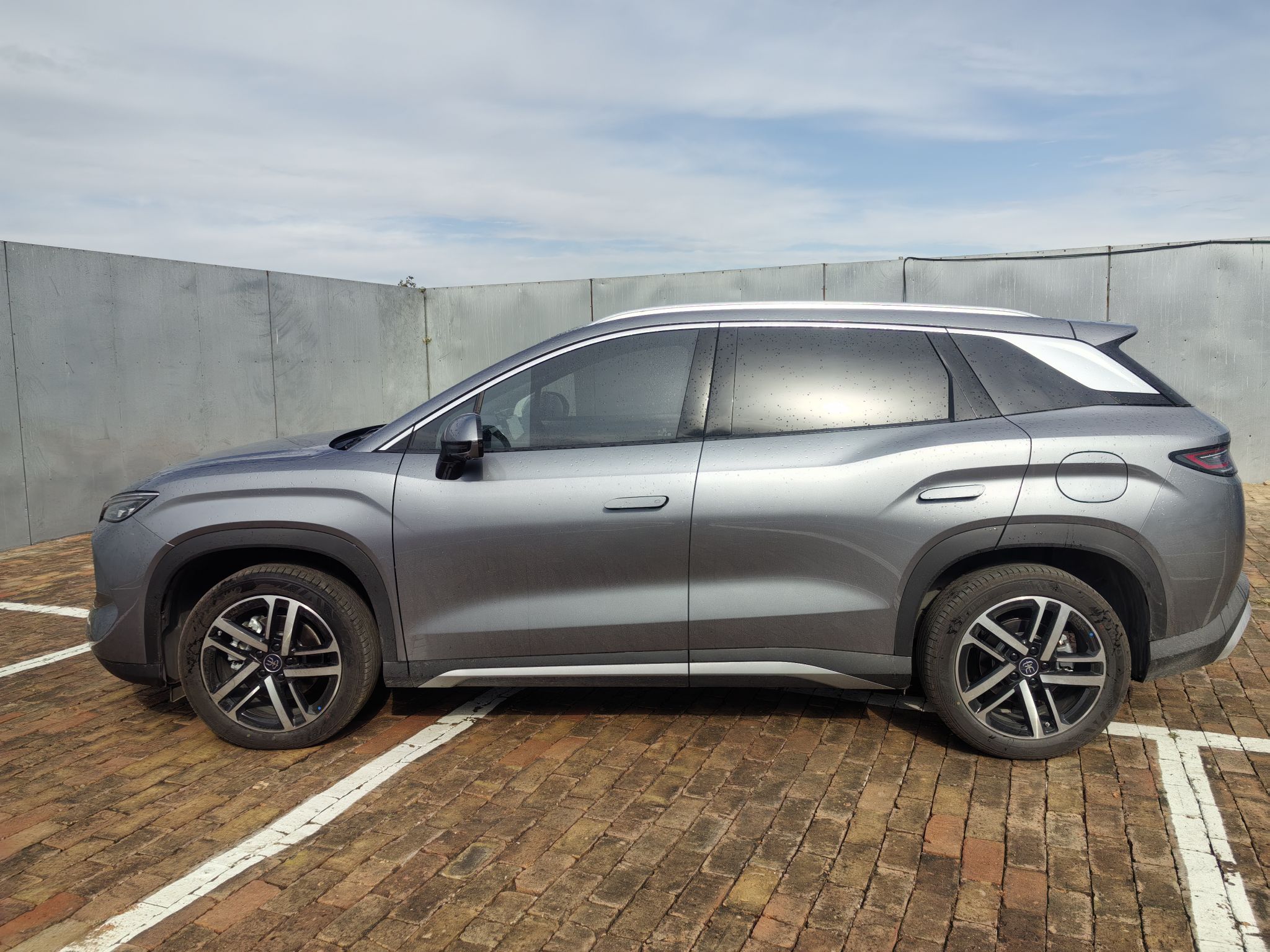 Used BYD Song L DM-i 2024 112 km Leading Edition
