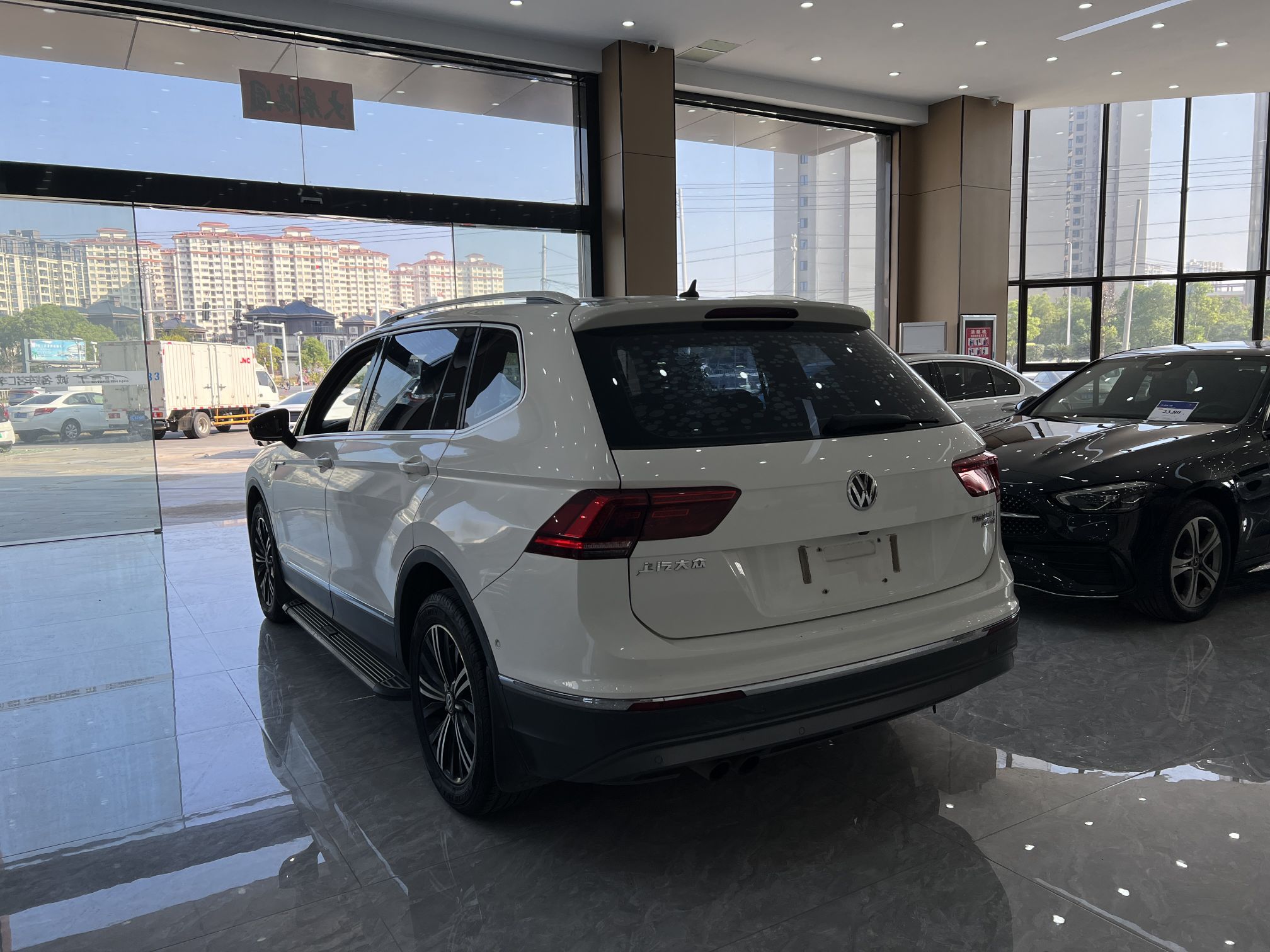 Used Volkswagen Tiguan L 2017 330TSI Automatic Two-Wheel Drive Flagship Edition