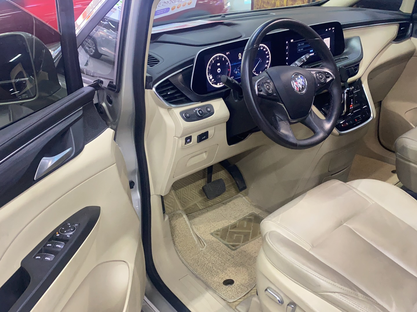 Used Buick GL8 2022 ES Landtrek 653T Luxury Edition