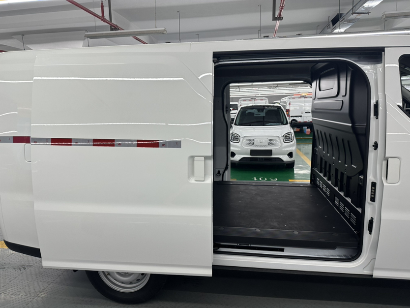 Used Ruichi EC75 2024 Pioneer Model I 50.38 kWh
