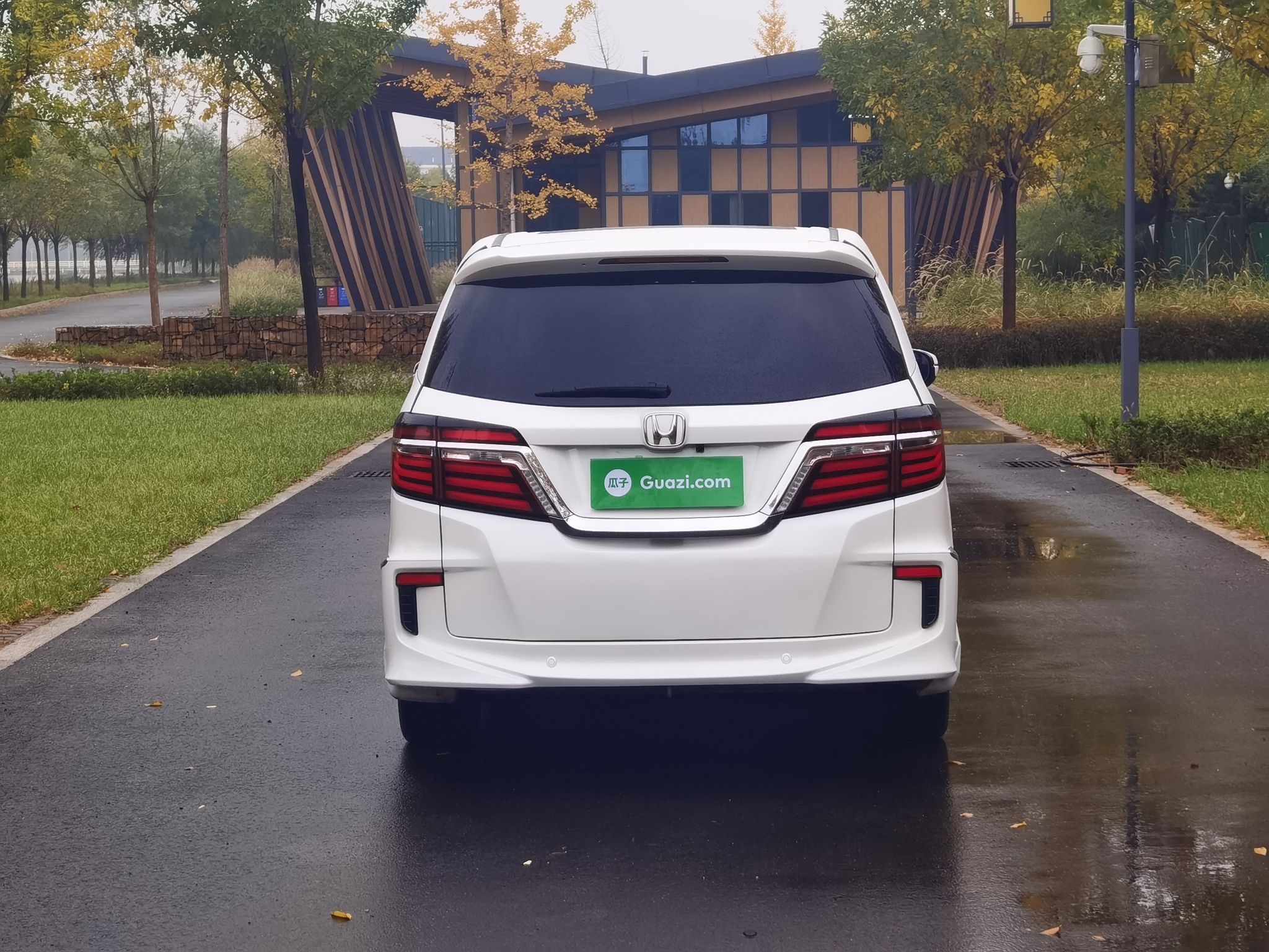 Used Honda Elysion 2016 2.4L Comfort Edition
