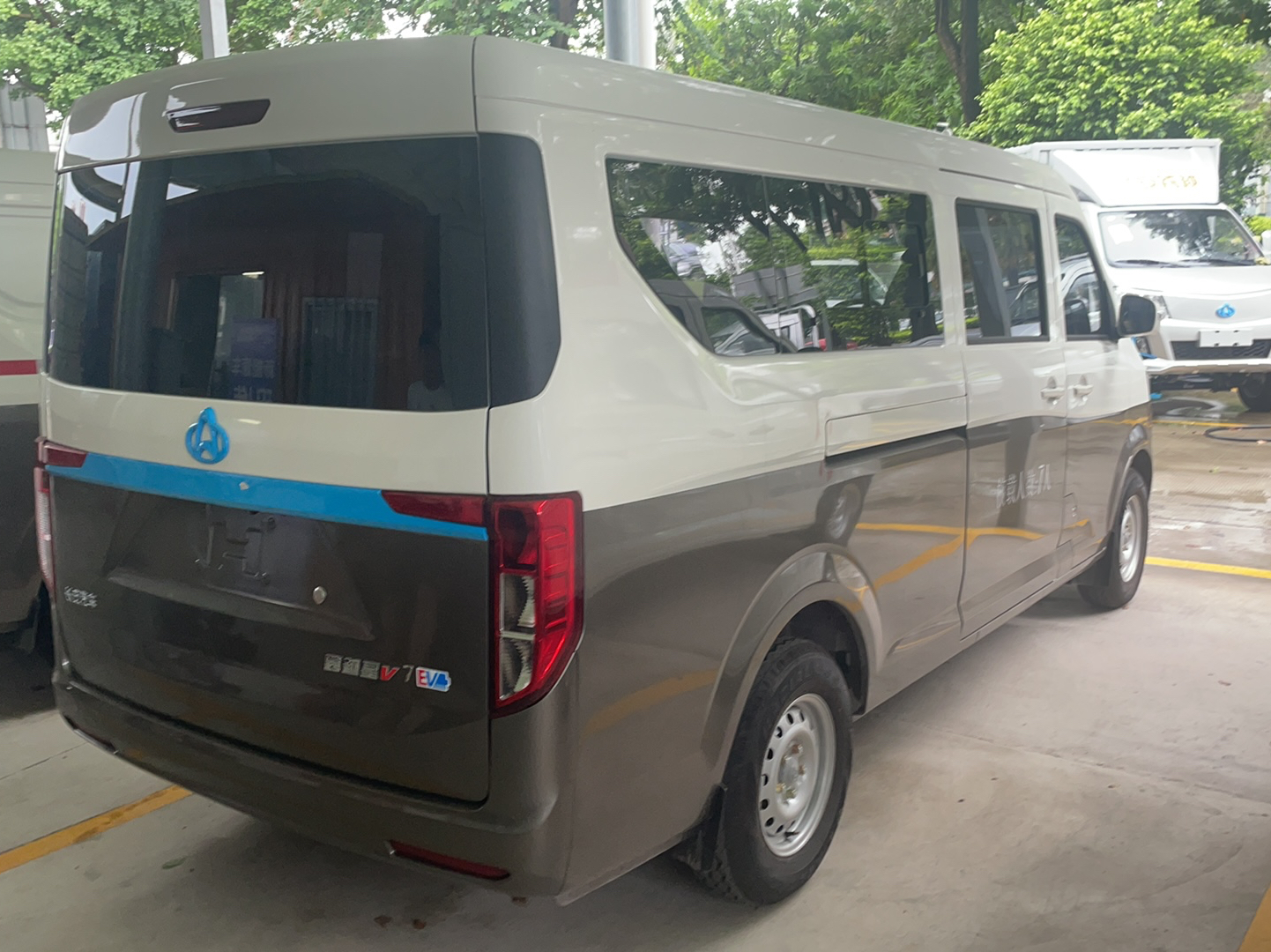 Used CHANGAN KUAYUE Xing V7 EV 2024 251 km Hatchback Luxury Version 7 Seats Exterior 3