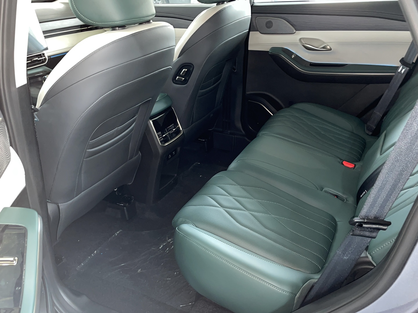 Used JETOUR Shanhai L9 2024 1.5TD 2DHT Pro 7-Seater Interior 2