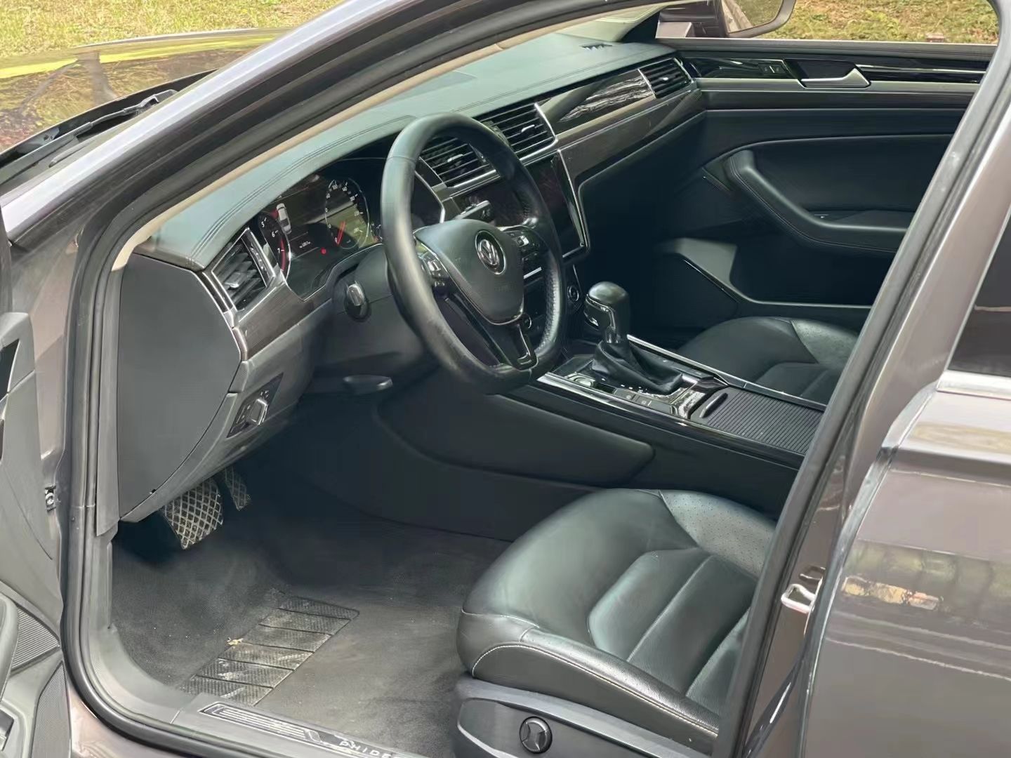 Used Volkswagen Phideon 2019 380TSI Two-Wheel Drive Business Edition China VI Standard
