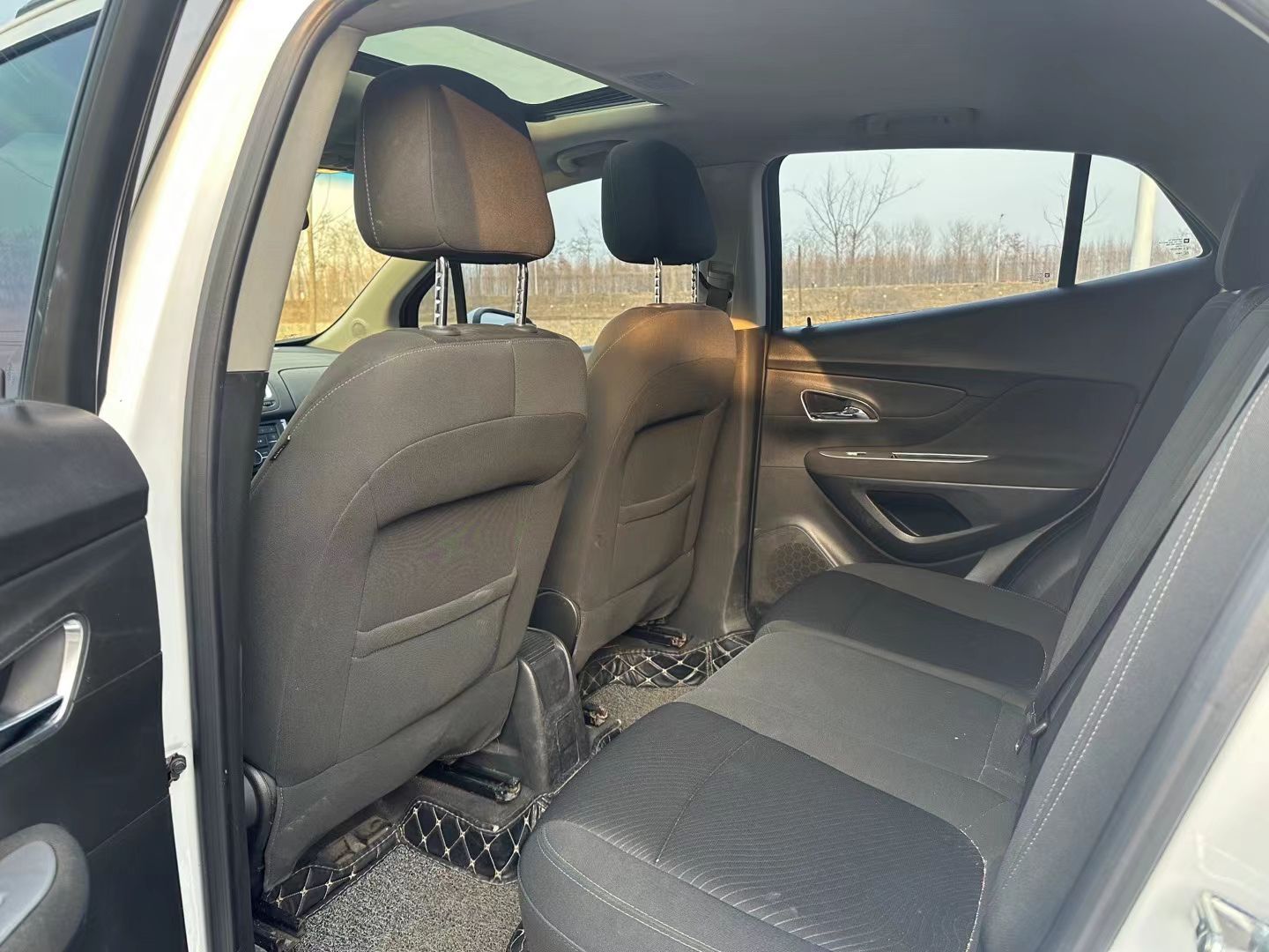 Used Buick Encore 2013 1.4T Automatic Two-Wheel Drive Elite Model Interior 3