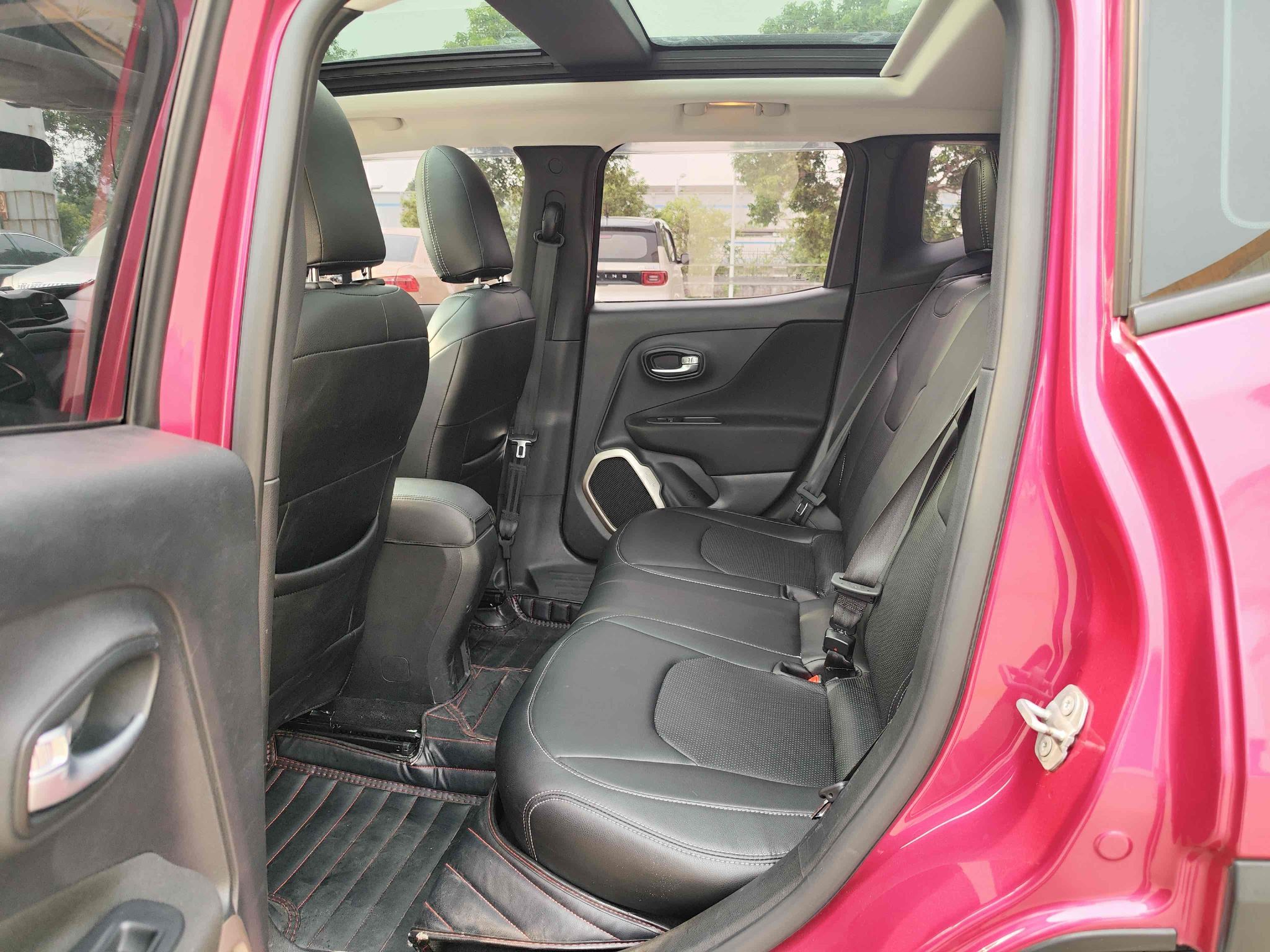 Used Jeep Renegade 2017 180T Automatic High-Energy Version
