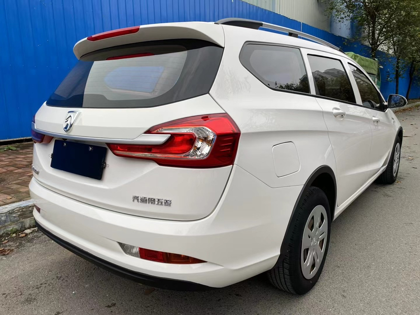 Used Baojun 310W 2017 1.5L Manual Comfort Version China VI Emission Standard
