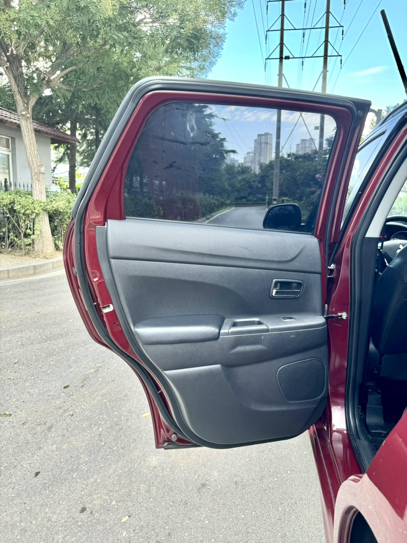 Used Mitsubishi ASX 2012 2.0 LUXURY Two-Wheel Drive with Navigation
