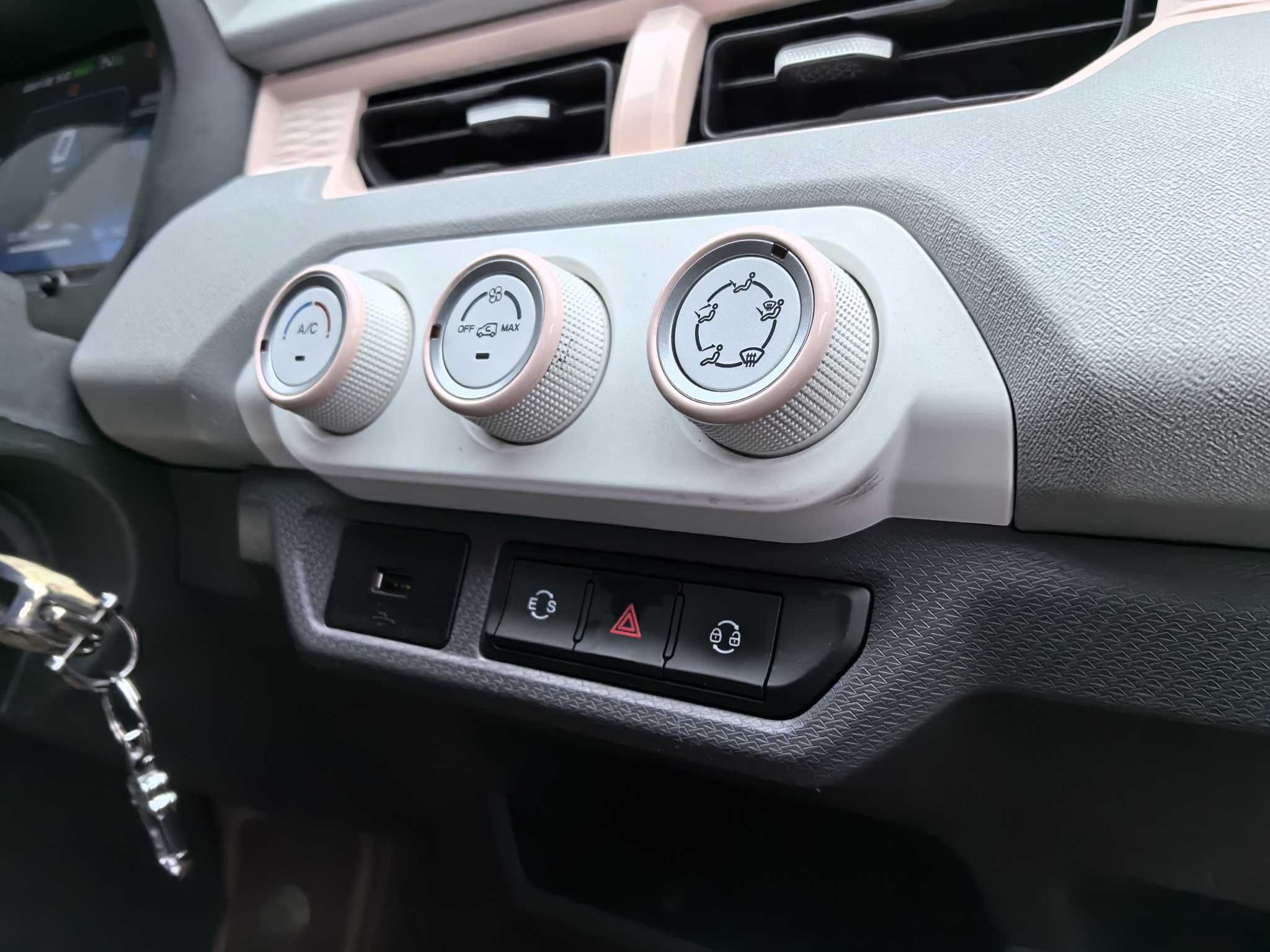 Used Chery New Energy QQ Ice Cream 2022 170km Sundae Phosphate Lithium-Ion