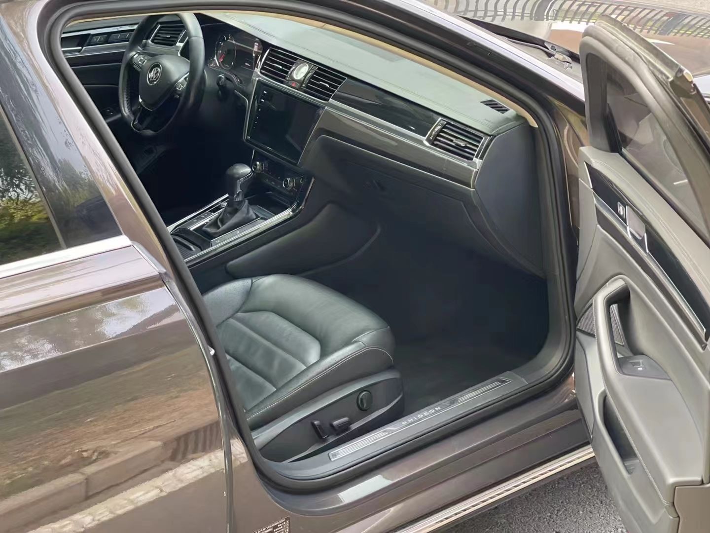 Used Volkswagen Phideon 2019 380TSI Two-Wheel Drive Business Edition China VI Standard
