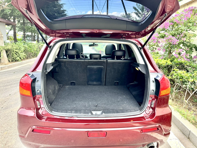 Used Mitsubishi ASX 2012 2.0 LUXURY Two-Wheel Drive with Navigation
