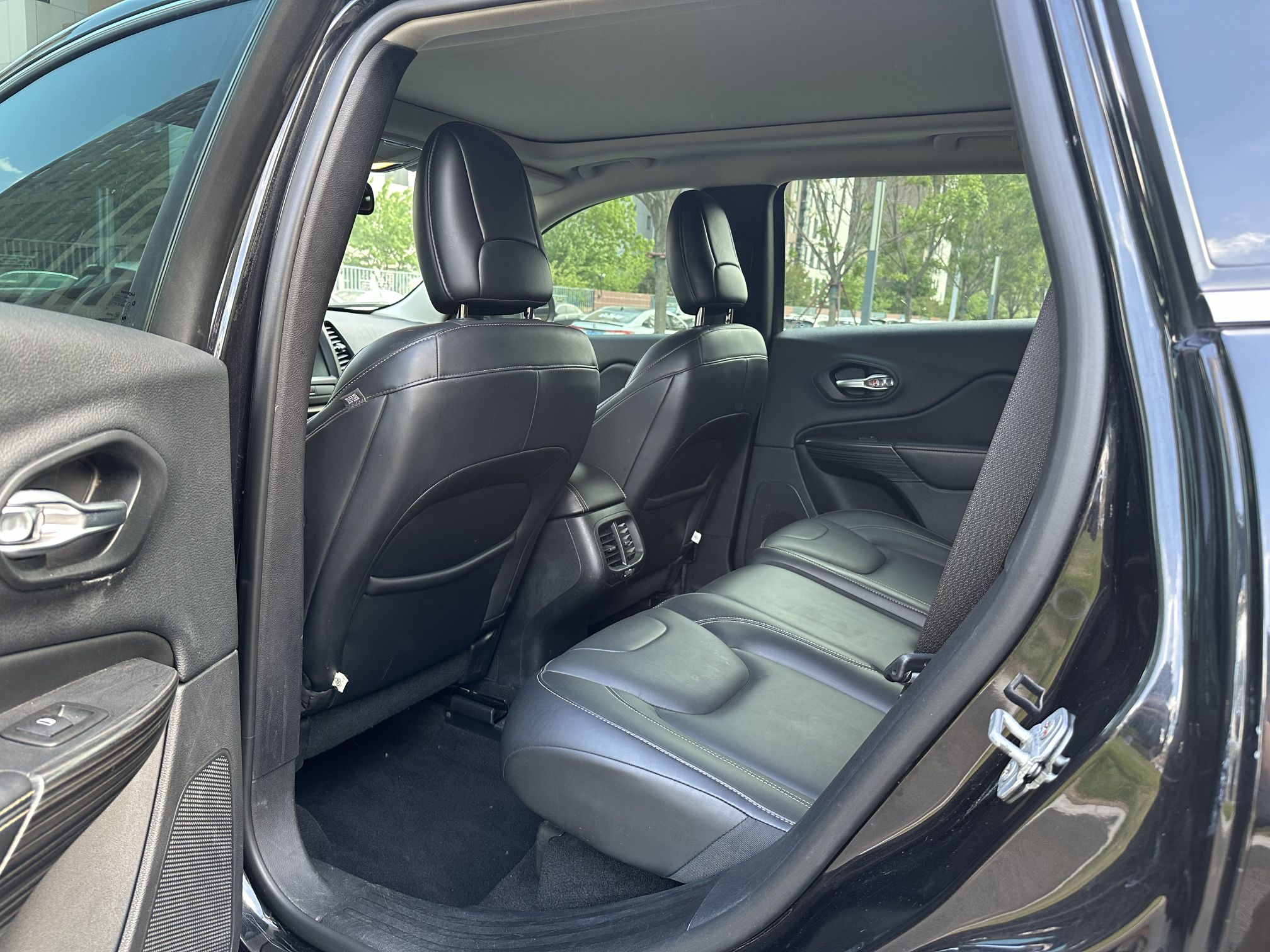 Used Jeep Cherokee 2016 2.4L Professional Smart Version