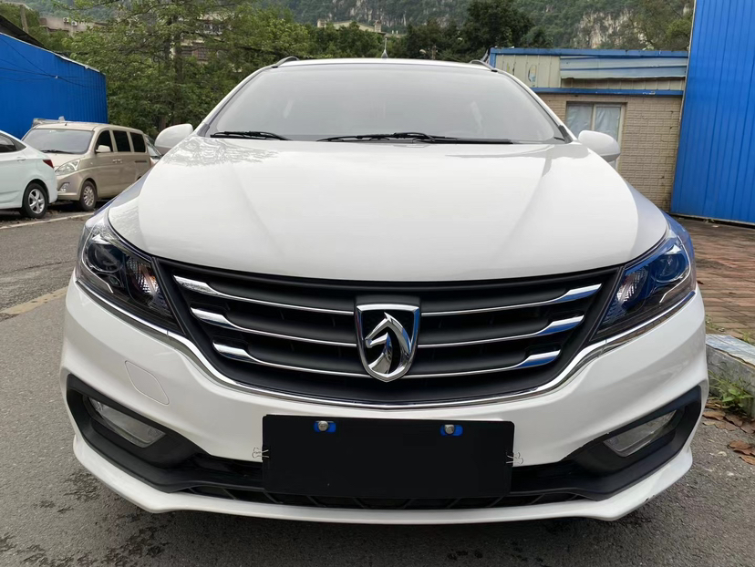 Used Baojun 310W 2017 1.5L Manual Comfort Version China VI Emission Standard
