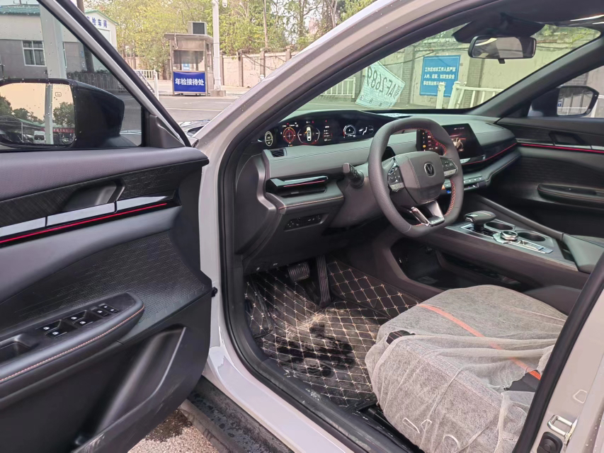 Used CHANGAN UNI-V 2024 1.5T Prestige Edition Interior 2