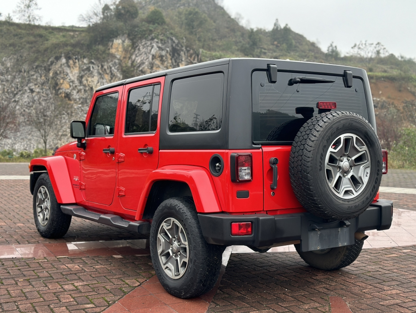 Used Jeep Wrangler 2017 3.0L Sahara Four-Door Comfort Edition
