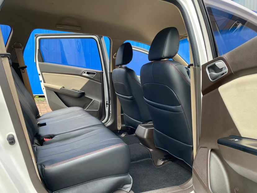 Used Baojun 310W 2017 1.5L Manual Comfort Version China VI Emission Standard
