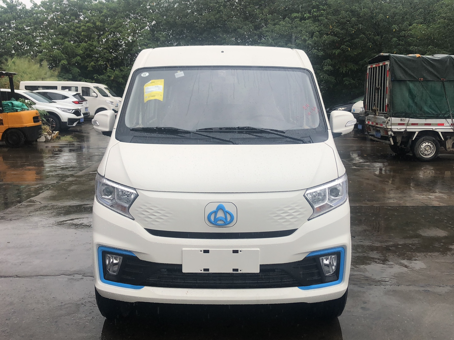 Used CHANGAN KUAYUE Xing V7 EV 2024 251 km Hatchback Luxury Version 9 Seats Exterior 1