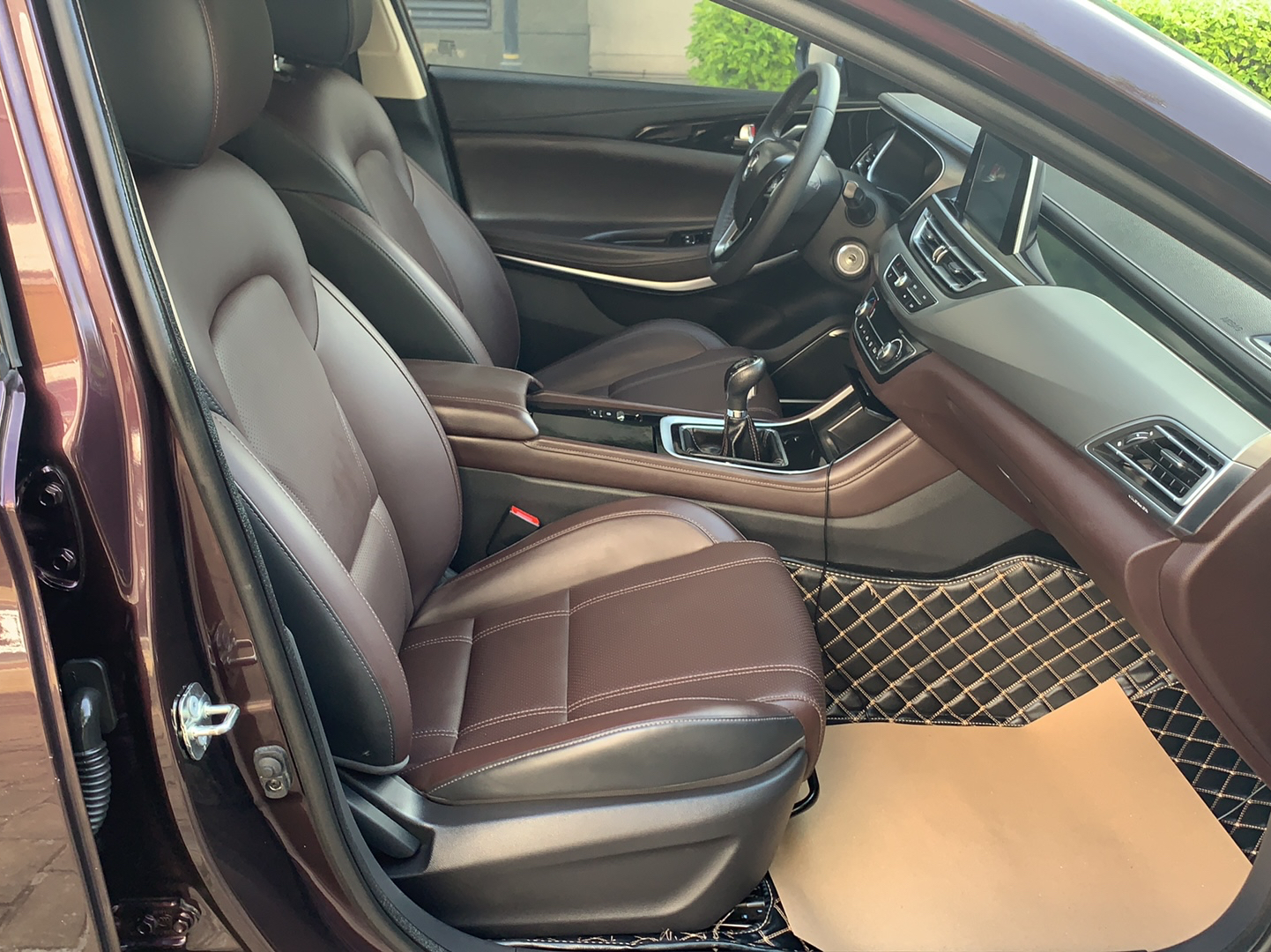 Used Changan Raeton CC 2018 1.5T Manual Elegant Model China V Standard
