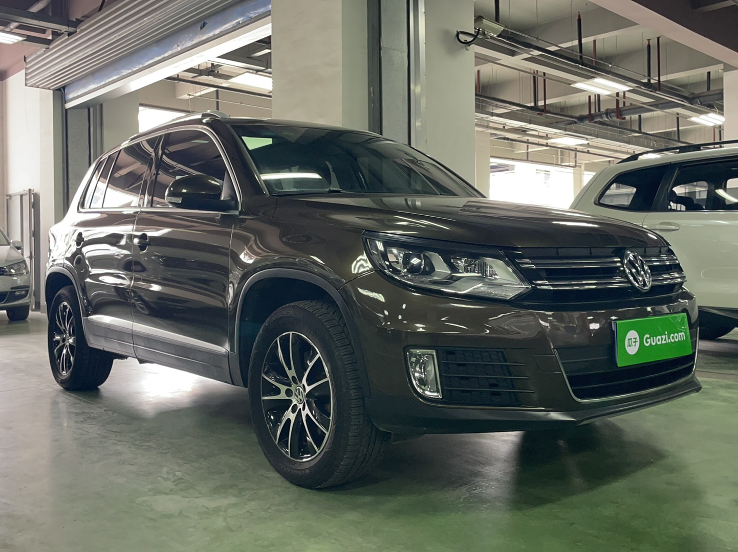 Used Volkswagen Tiguan 2013 2.0 TSI Automatic All-Wheel Drive Luxury Edition Front Right 45 Deg