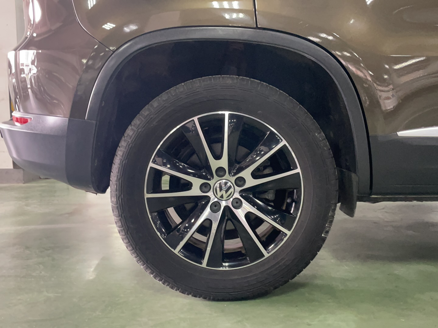 Used Volkswagen Tiguan 2013 2.0 TSI Automatic All-Wheel Drive Luxury Edition Right Rear Wheel Hub