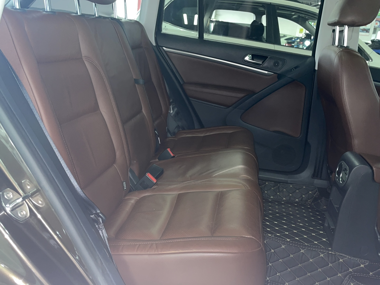 Used Volkswagen Tiguan 2013 2.0 TSI Automatic All-Wheel Drive Luxury Edition Right Rear Seat