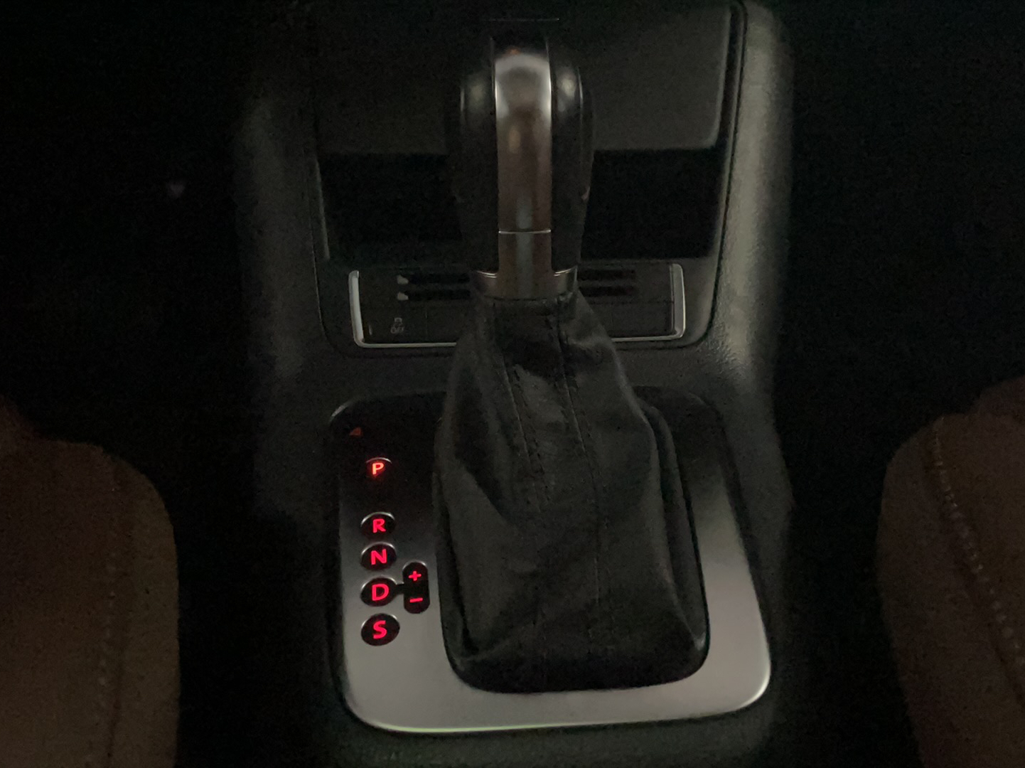 Used Volkswagen Tiguan 2013 2.0 TSI Automatic All-Wheel Drive Luxury Edition Gear Lever