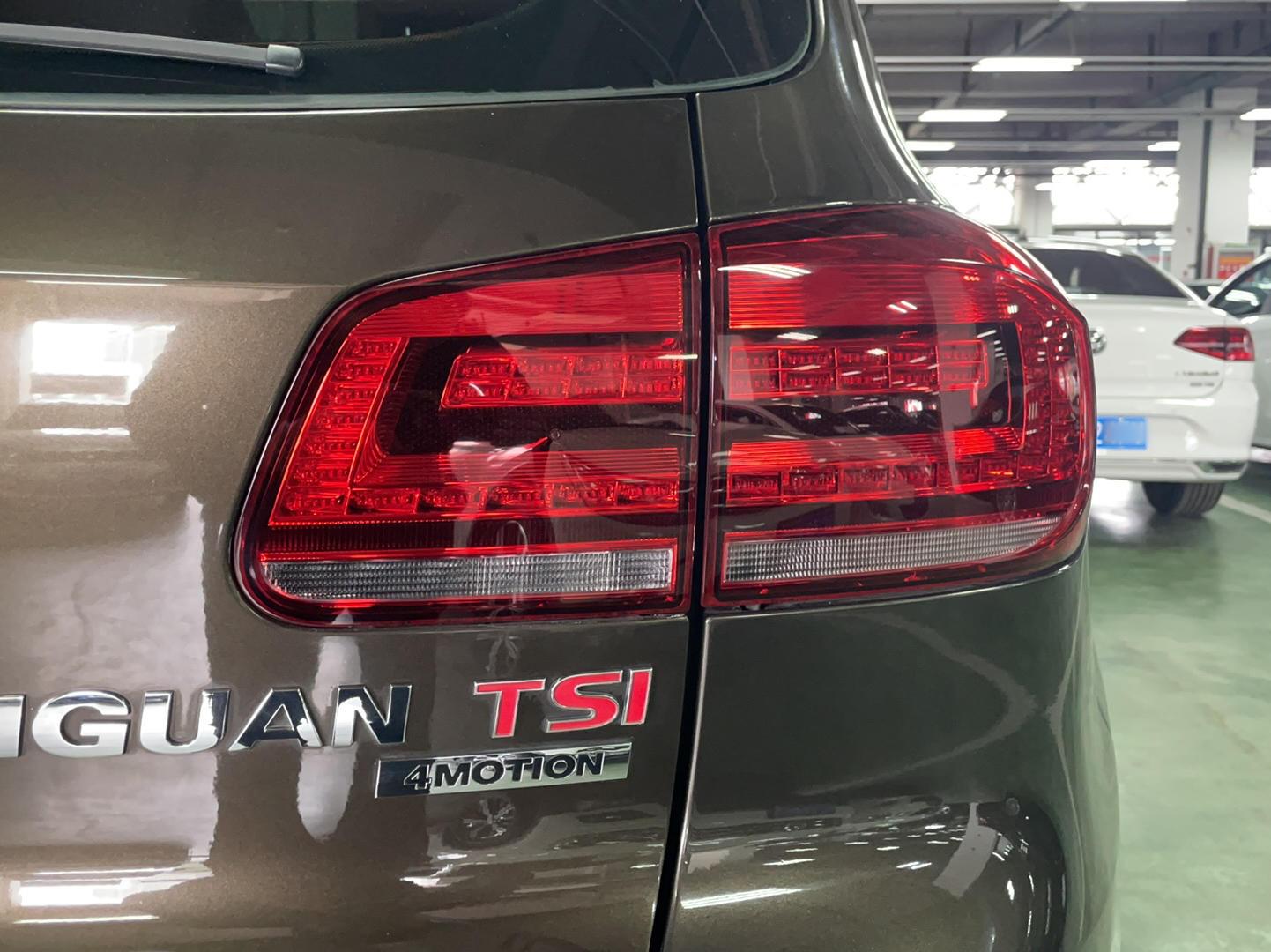 Used Volkswagen Tiguan 2013 2.0 TSI Automatic All-Wheel Drive Luxury Edition Right Rear Taillight