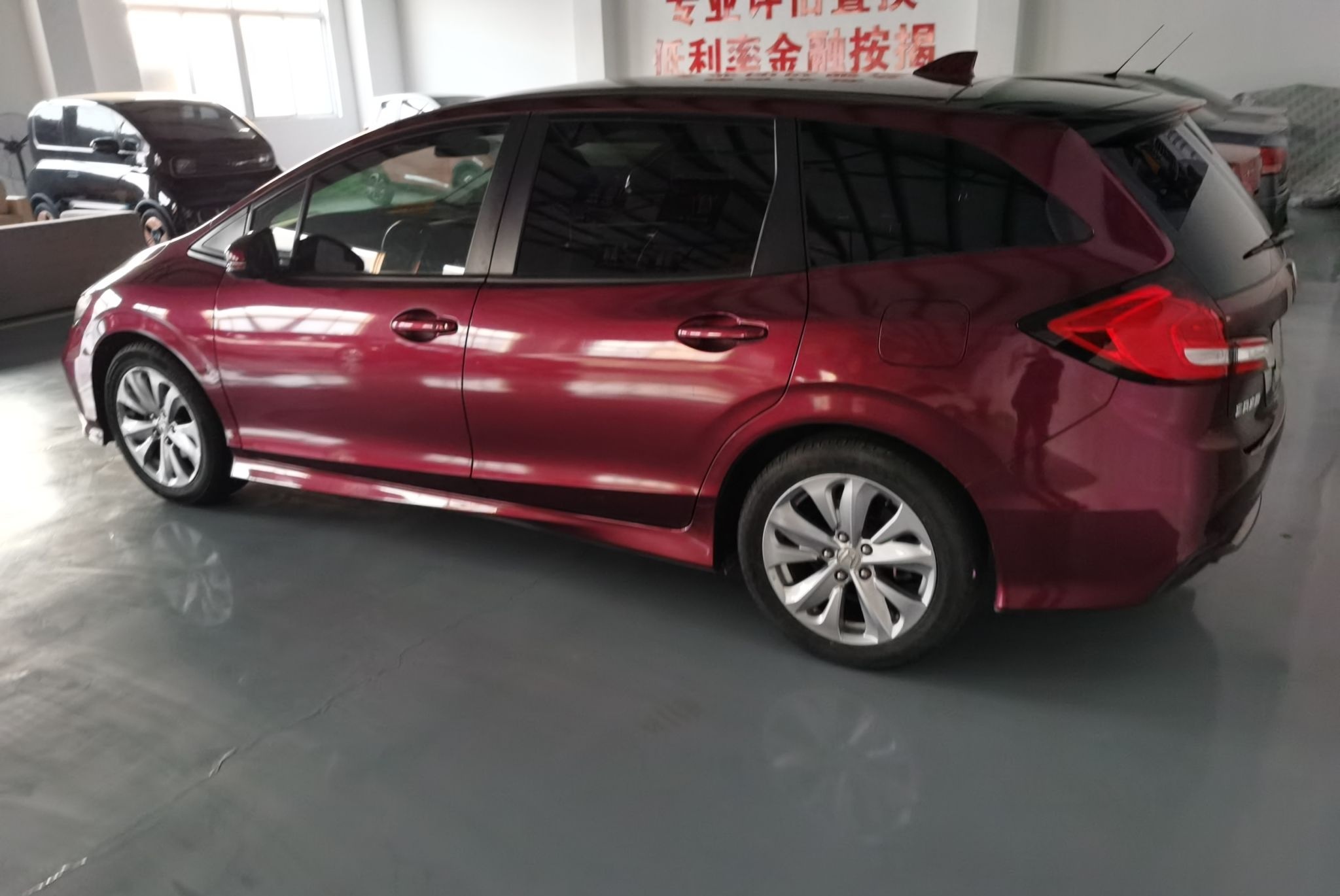 Used Honda Jade 2017 1.8L automatic Comfort version 5 seats
