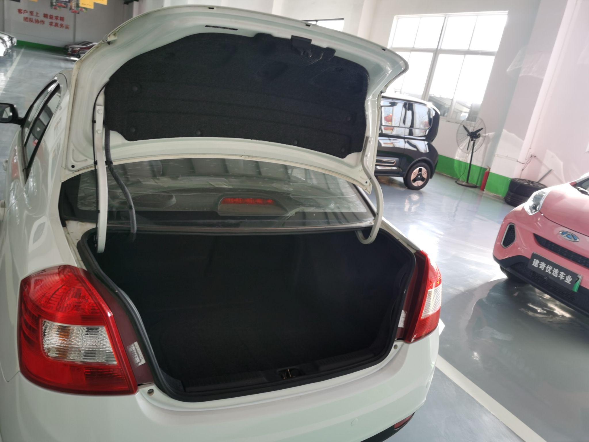 Used Geely Auto Diamond 2014 Sedan 1.5L Manual Luxury Model

