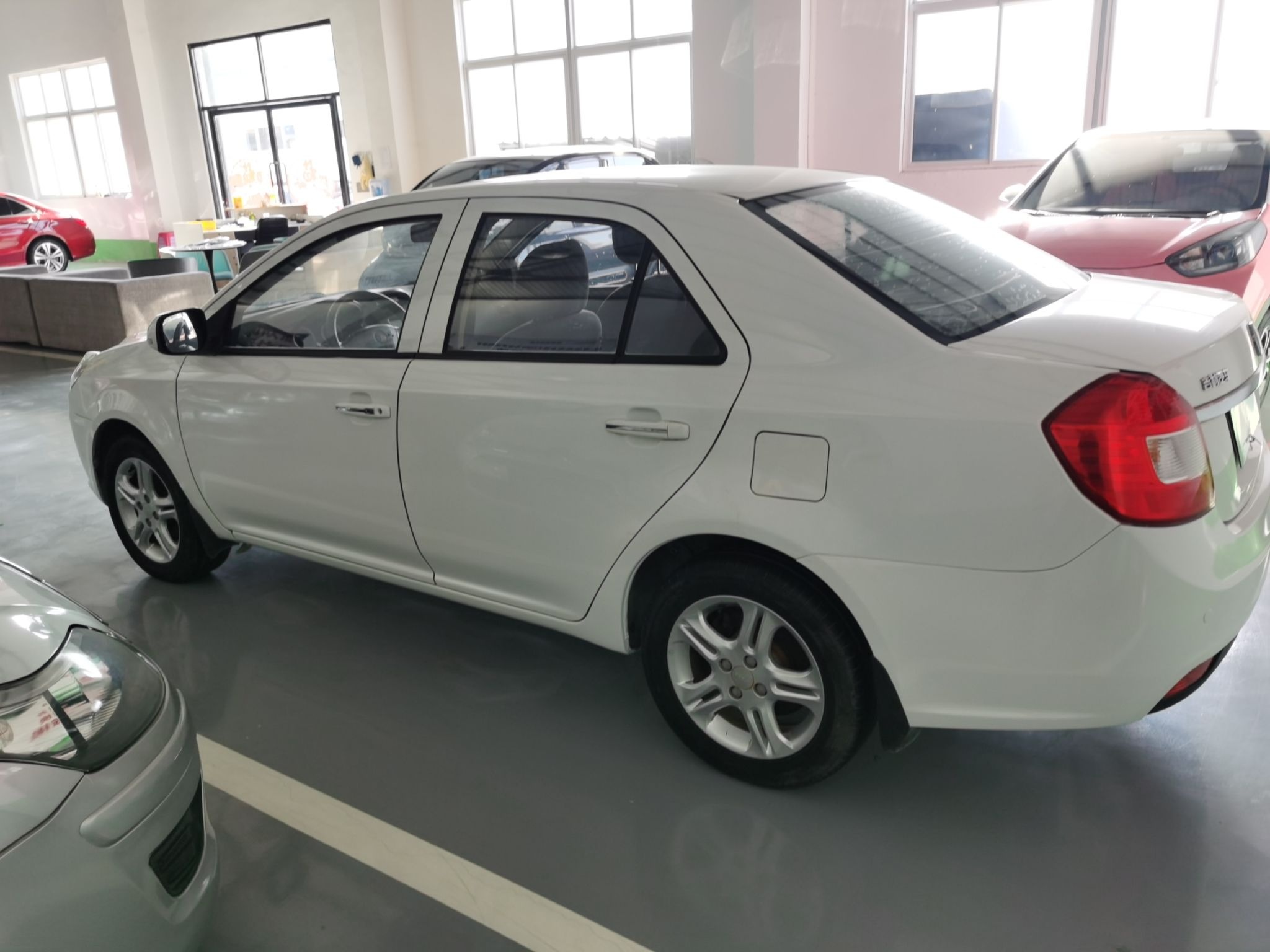 Used Geely Auto Diamond 2014 Sedan 1.5L Manual Luxury Model
