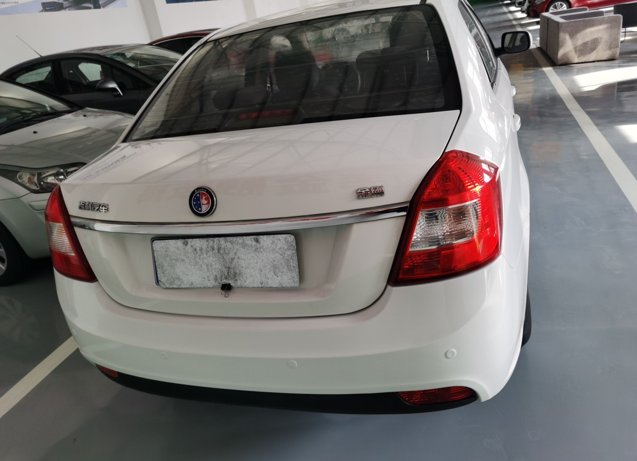 Used Geely Auto Diamond 2014 Sedan 1.5L Manual Luxury Model
