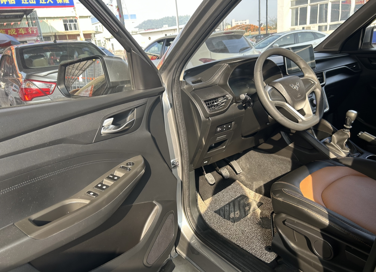 Used Wuling Hongguang S3 2018 1.5L Manual Comfort Model China V Standard