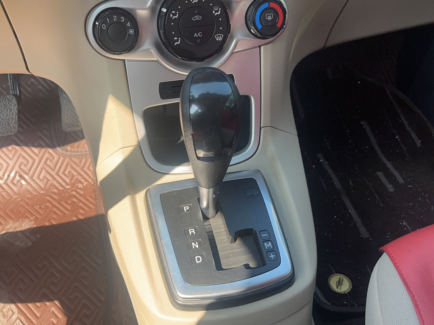 Used Ford Fiesta 2009 Hatchback 1.5L Automatic Fashion Edition
