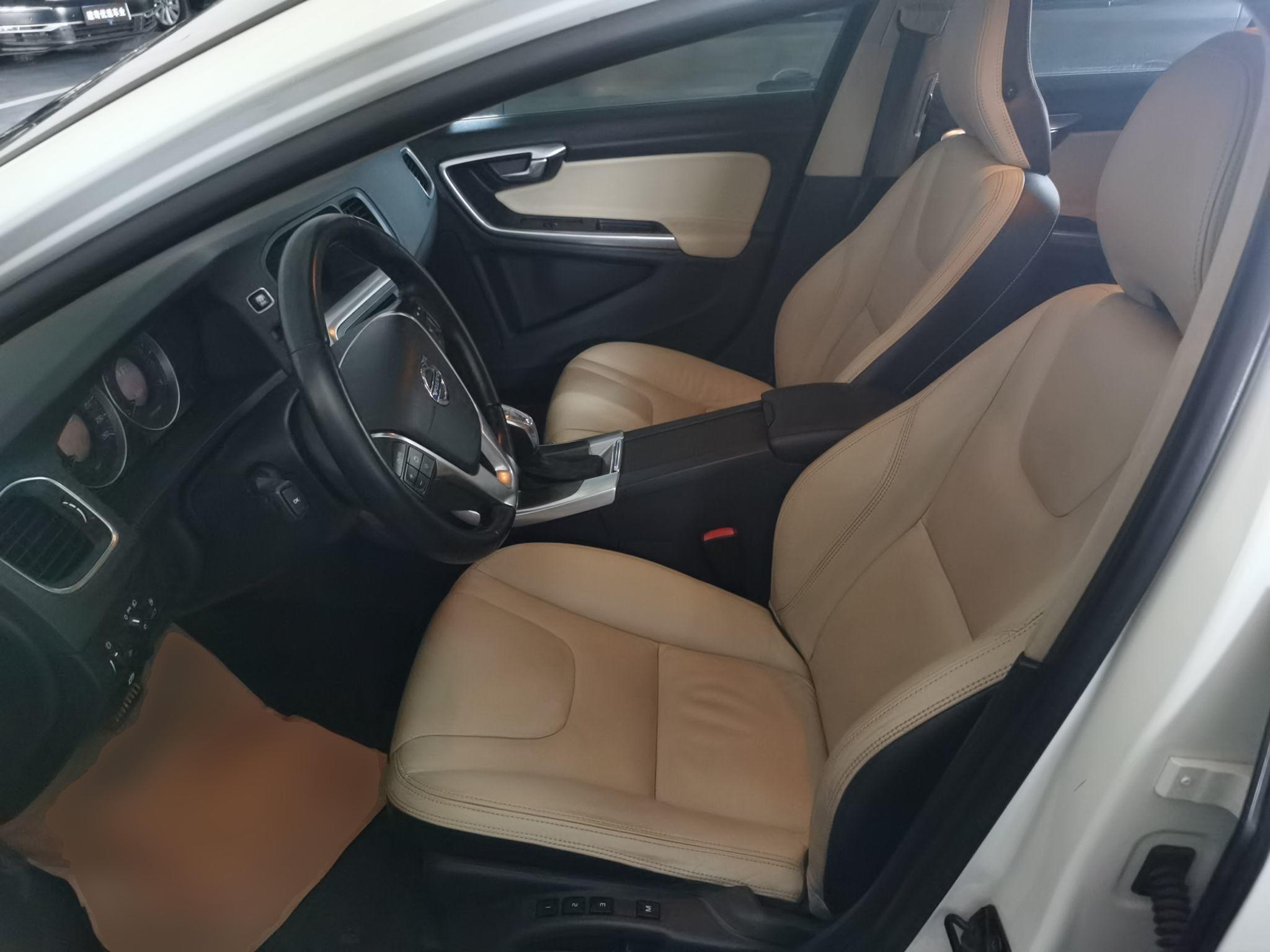 Used Volvo V60 2013 T5 Zhiya Edition