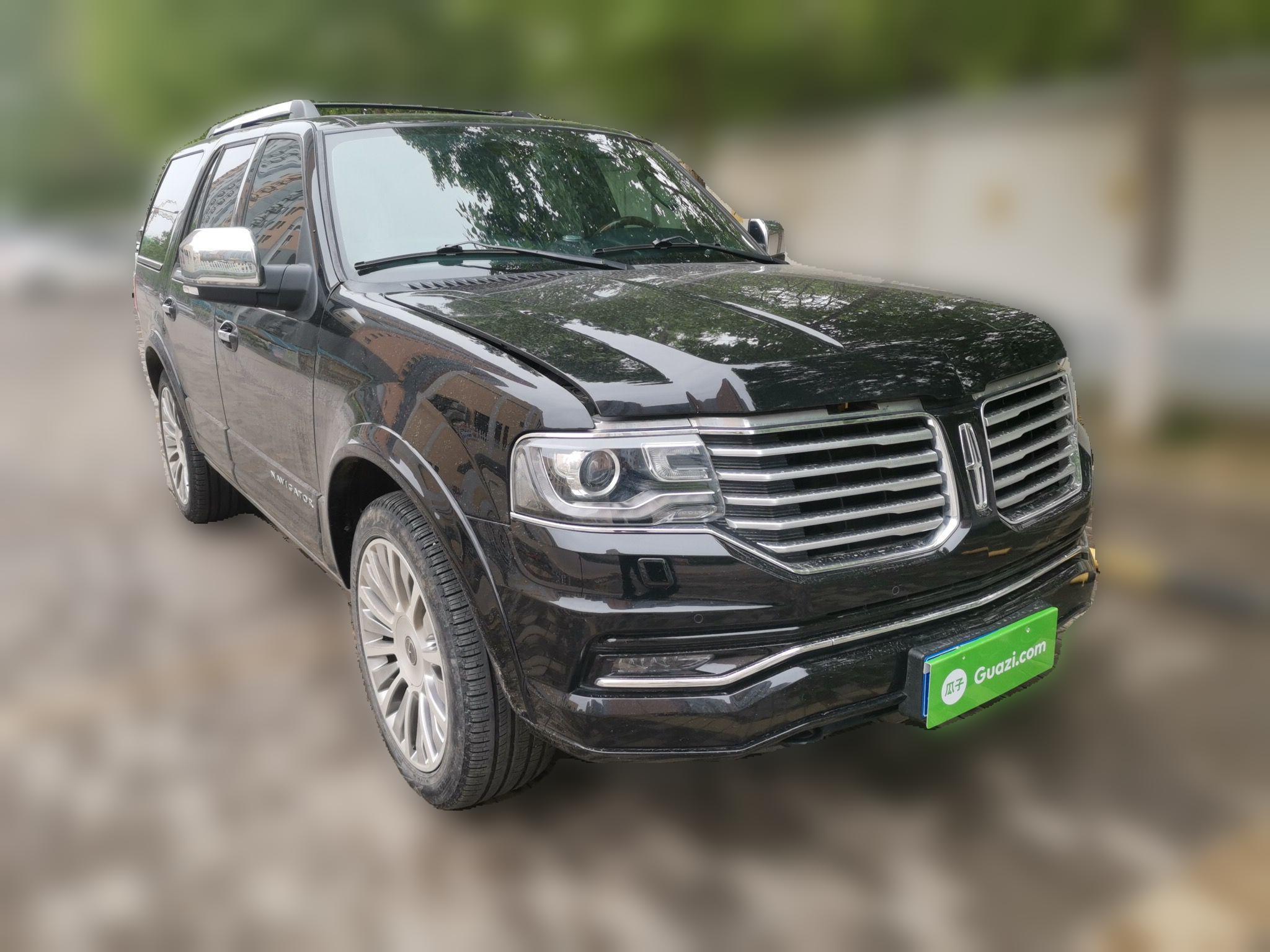 Used Lincoln Navigator 2016 3.5T AWD Front Right 45 Deg