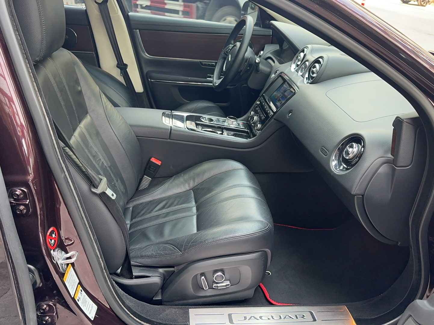 Used Jaguar XJ 2016 XJL 3.0 SC Two-Wheel-Drive Elegant Business Edition