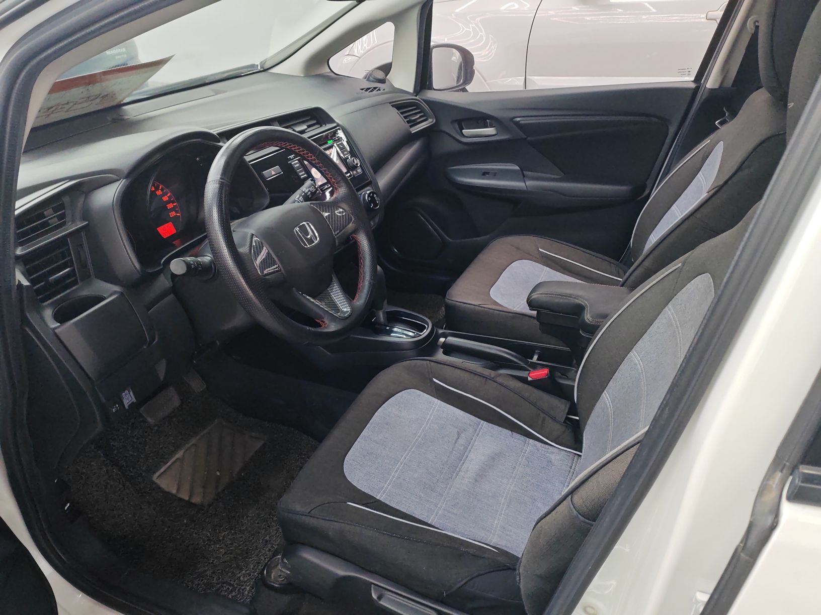 Used Honda Fit 2018 1.5L CVT Comfort Sunroof Version
