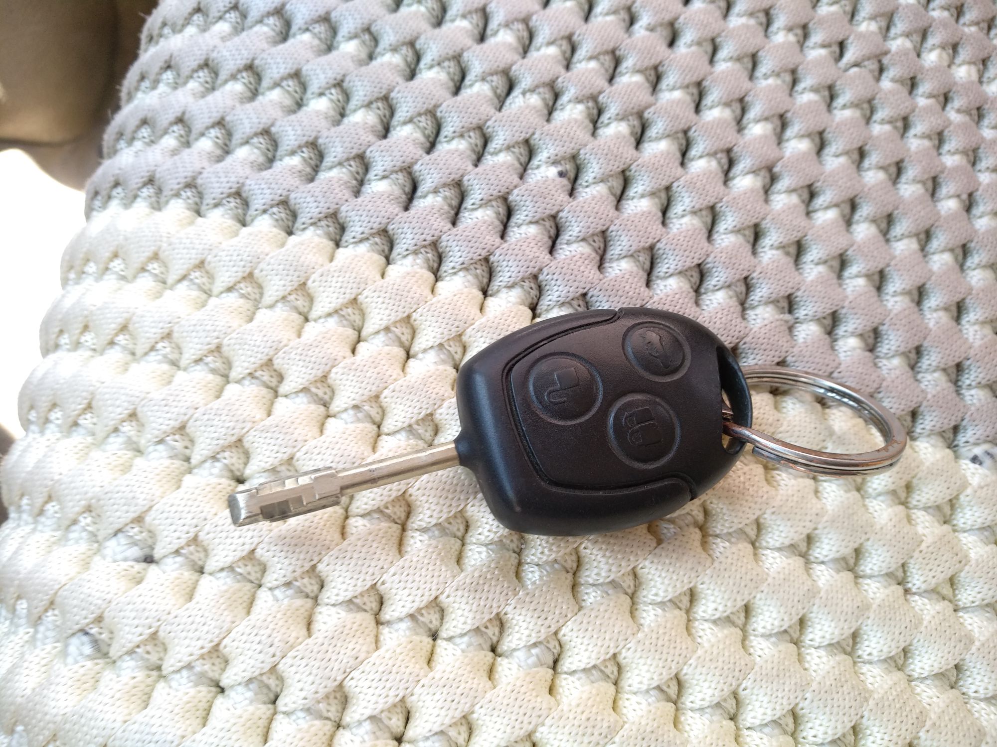 Used Ford Transit Custom 2009 2.4T Diesel Standard Version Short Wheelbase Mid-Roof China Stage III
