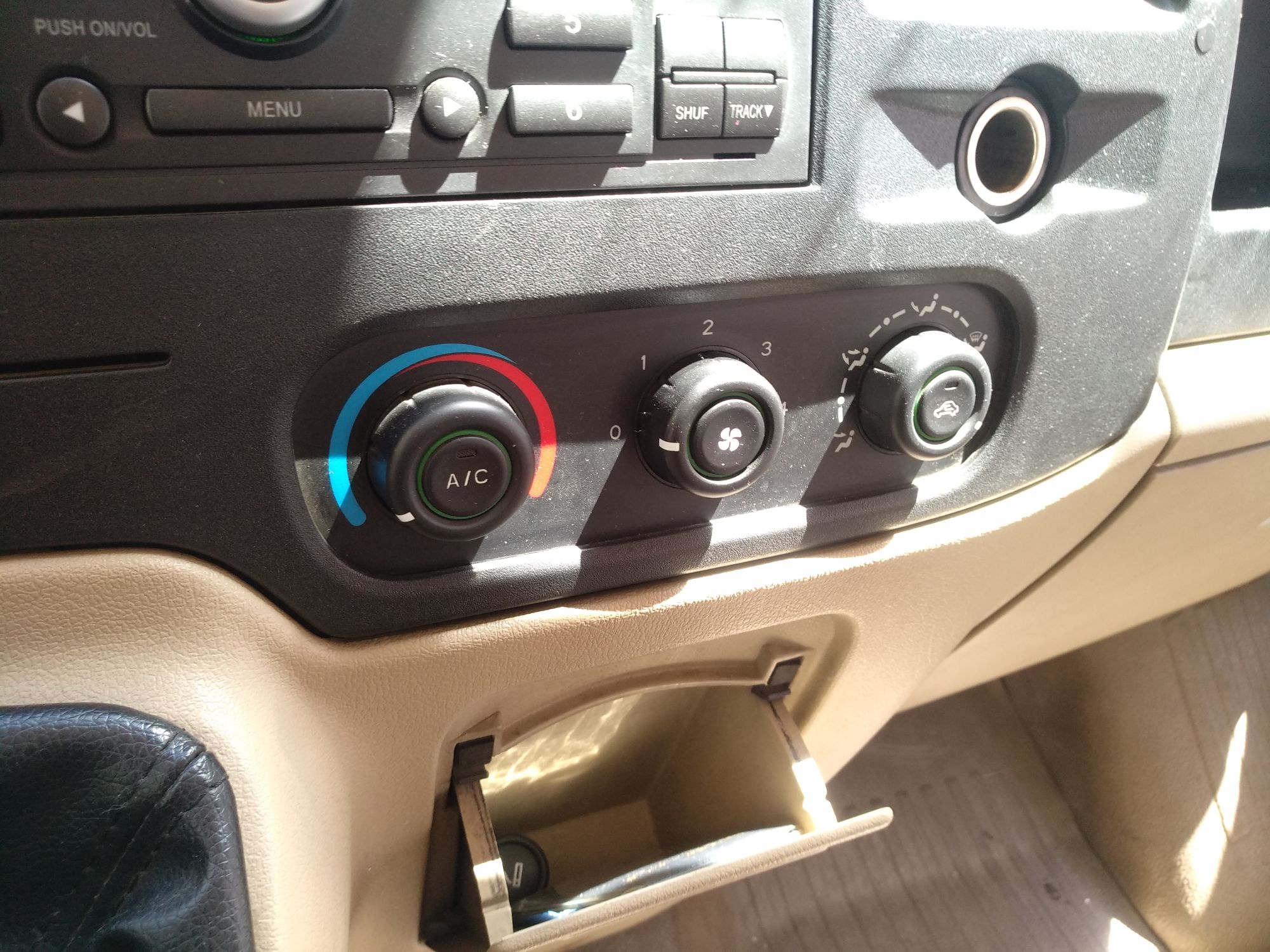 Used Ford Transit Custom 2009 2.4T Diesel Standard Version Short Wheelbase Mid-Roof China Stage III
