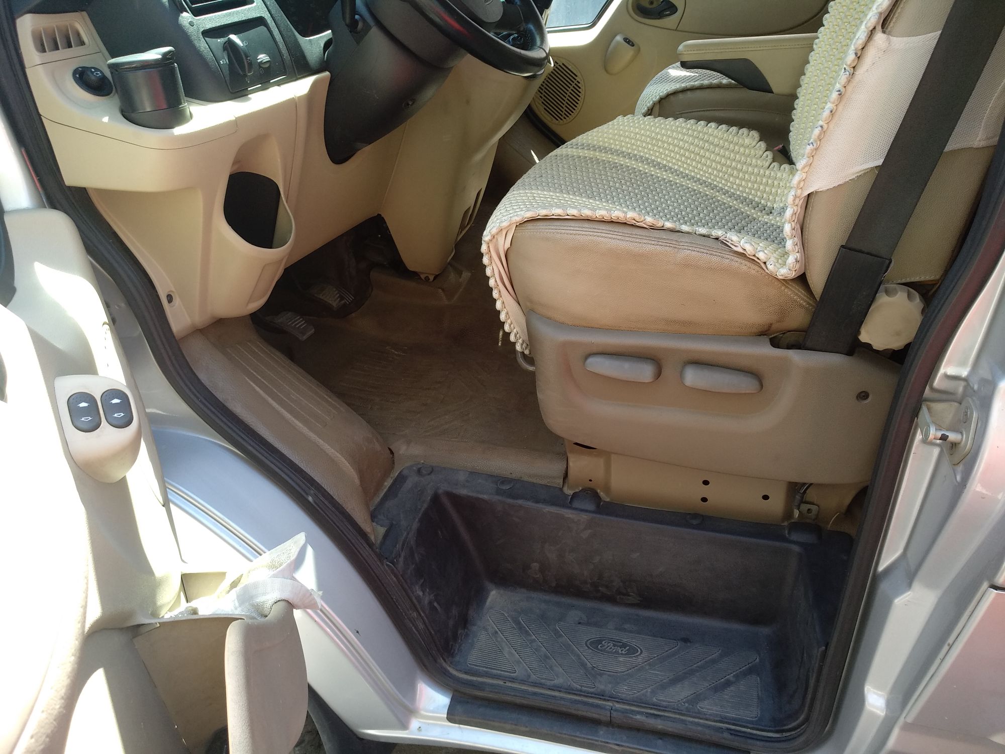 Used Ford Transit Custom 2009 2.4T Diesel Standard Version Short Wheelbase Mid-Roof China Stage III
