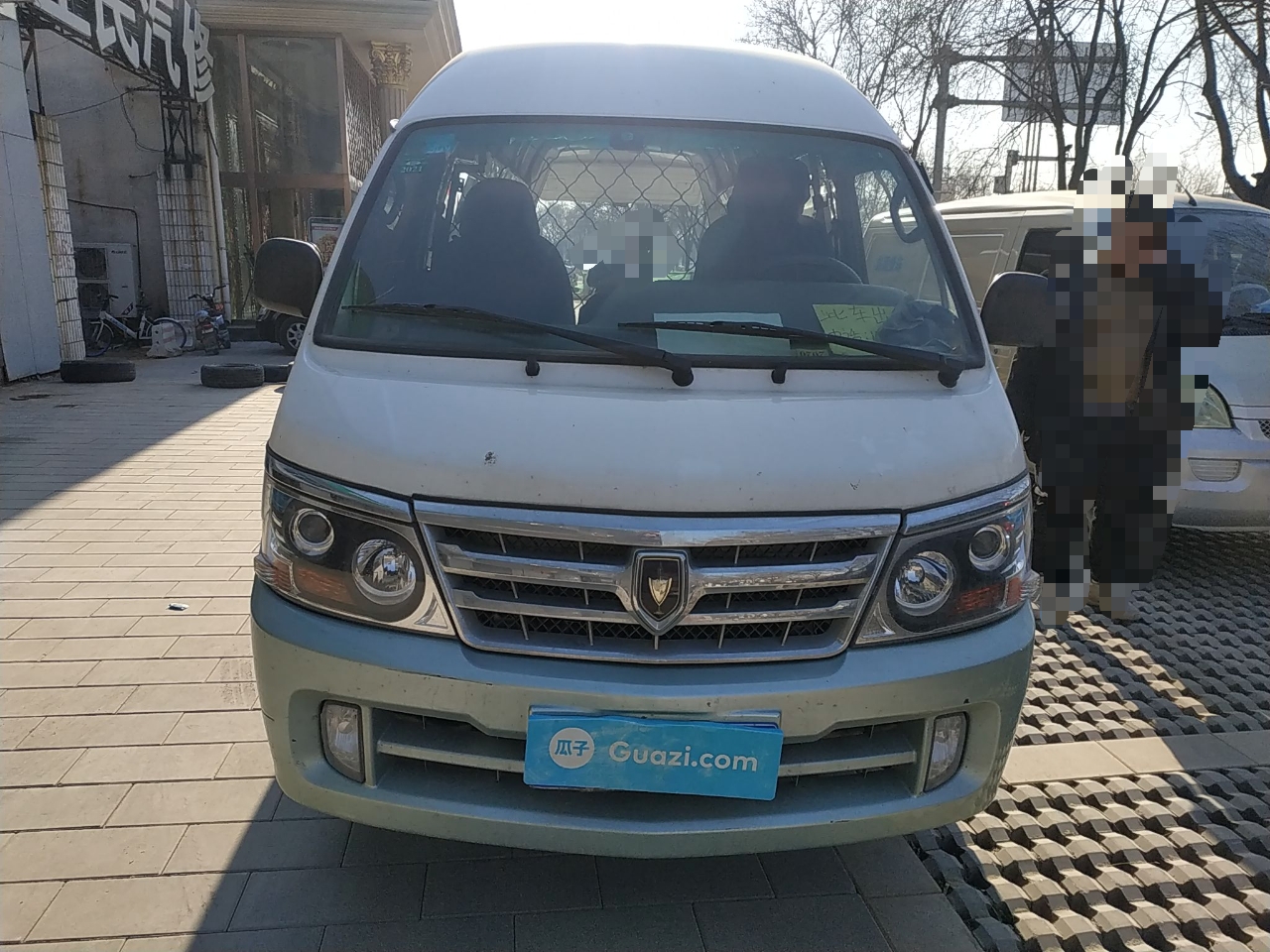 Used Jinbei Hiace 2018 2.0L Fifth-Generation Box Truck Standard Roof 2 Seats 4G21C
