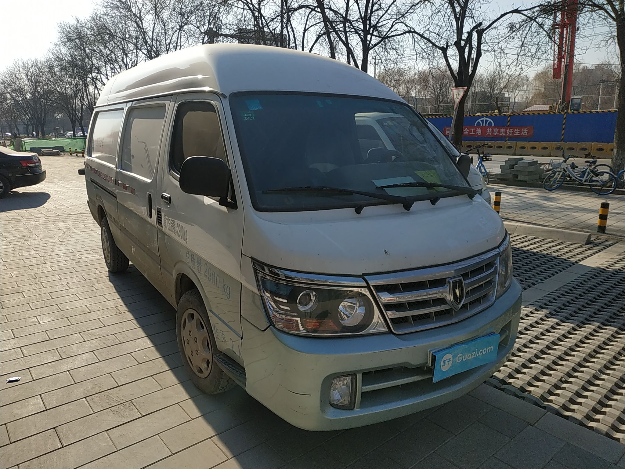 Used Jinbei Hiace 2018 2.0L Fifth-Generation Box Truck Standard Roof 2 Seats 4G21C

