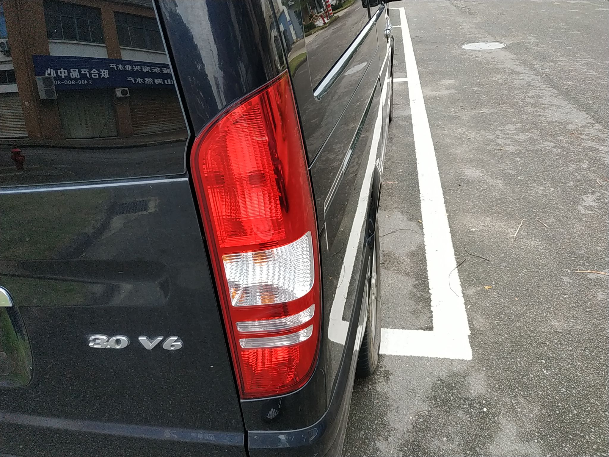 Used Mercedes-Benz Viano 2013 3.0L Navigator Edition Right Rear Taillight