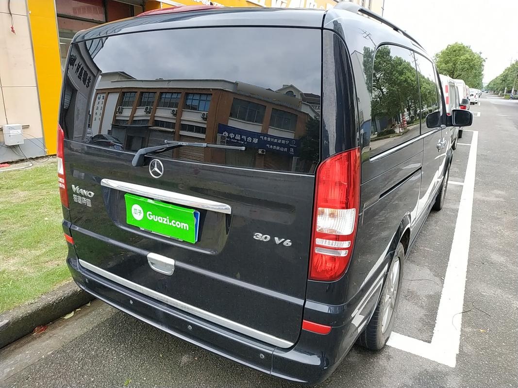 Used Mercedes-Benz Viano 2013 3.0L Navigator Edition Rear Right 45 Deg