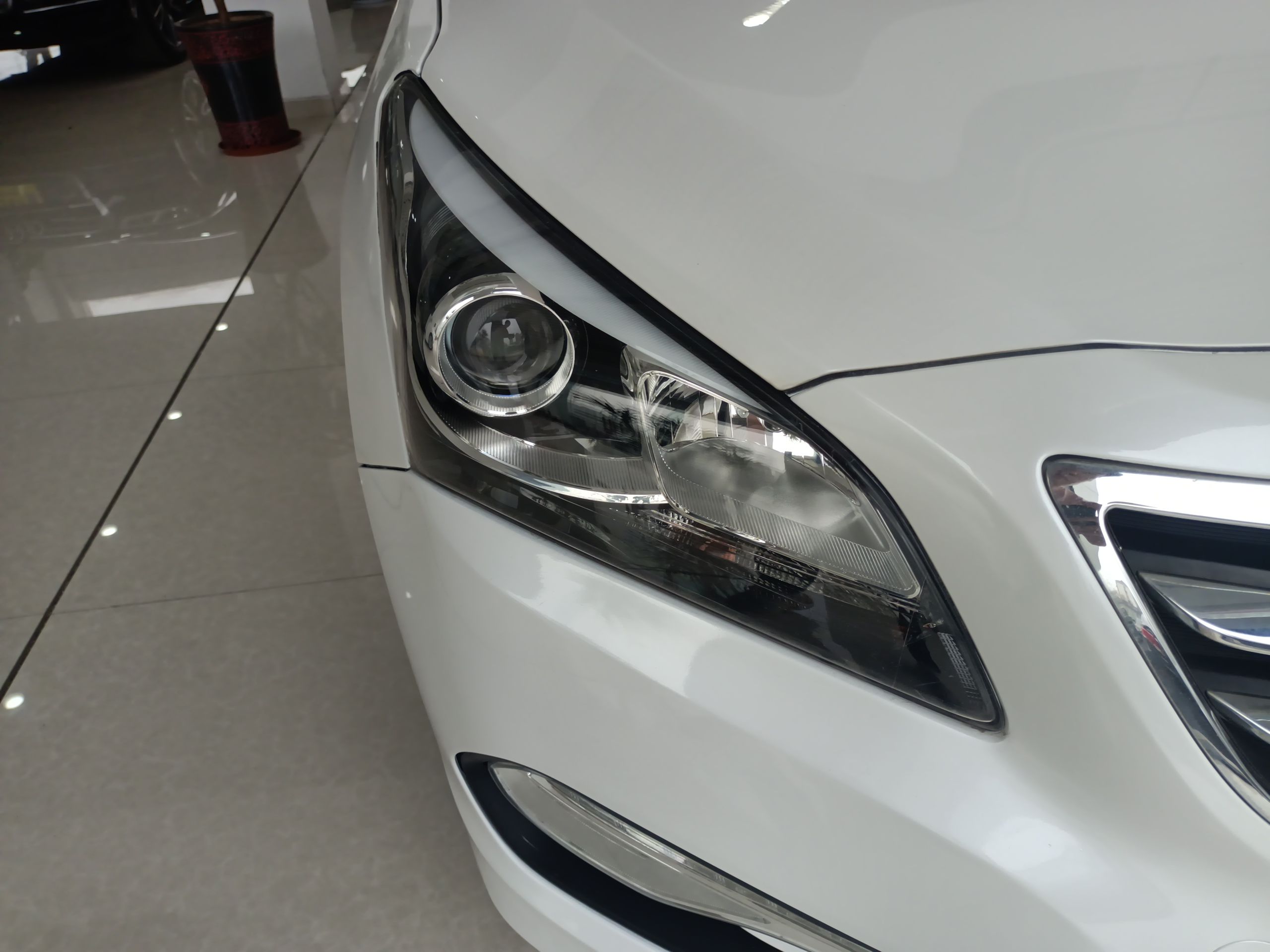 Used Hyundai Mistra 2014 1.8L Automatic Smart GLS Right Front Headlight