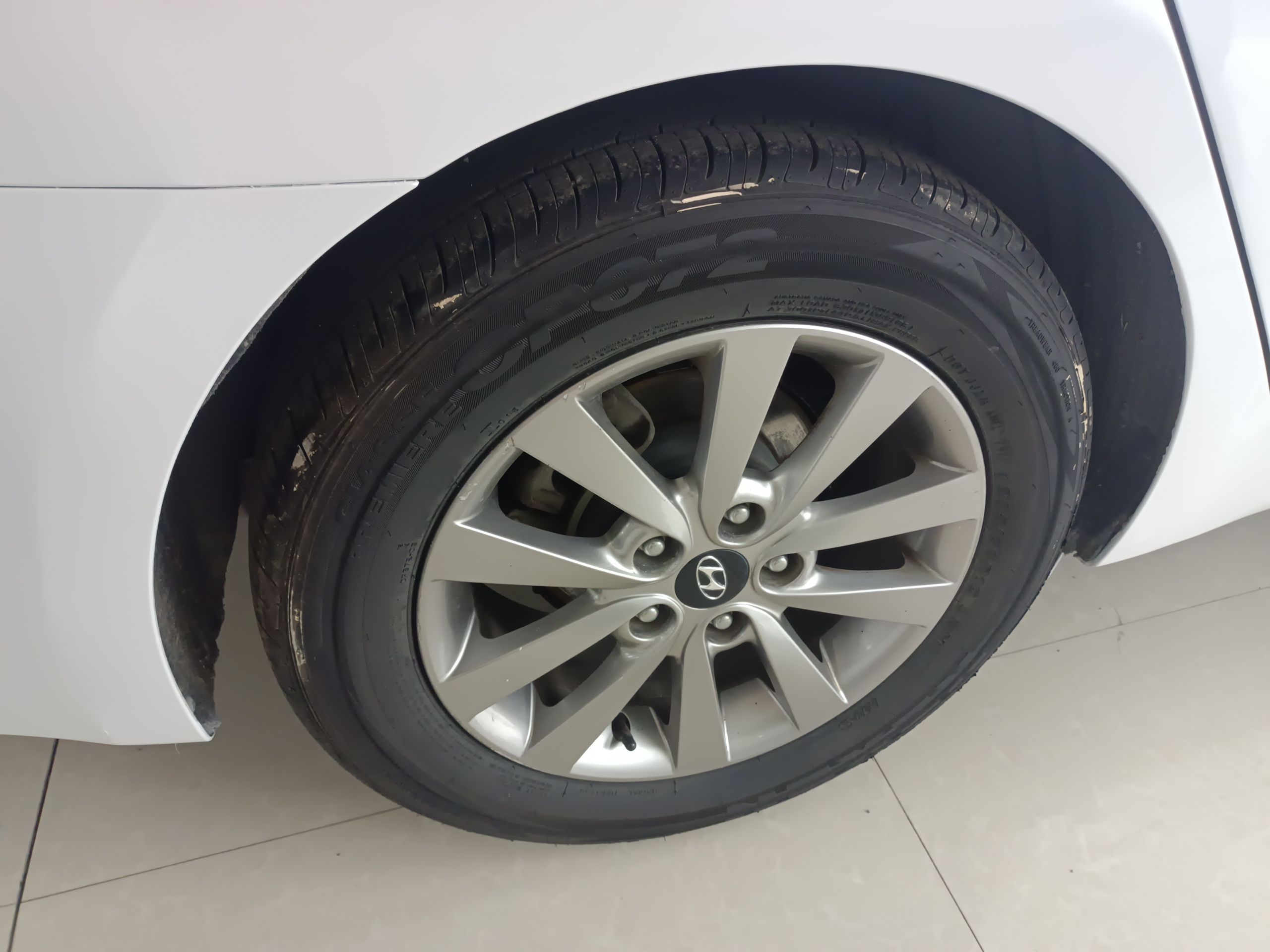 Used Hyundai Mistra 2014 1.8L Automatic Smart GLS Right Rear Wheel Hub