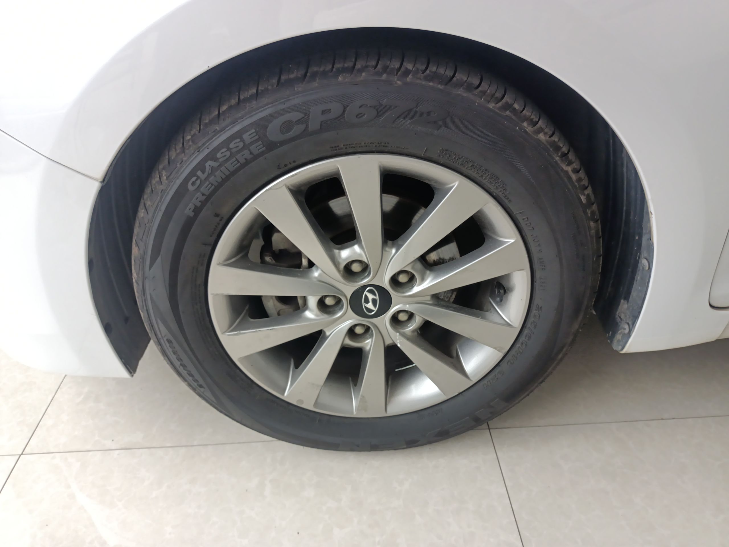 Used Hyundai Mistra 2014 1.8L Automatic Smart GLS Left Front Wheel Hub