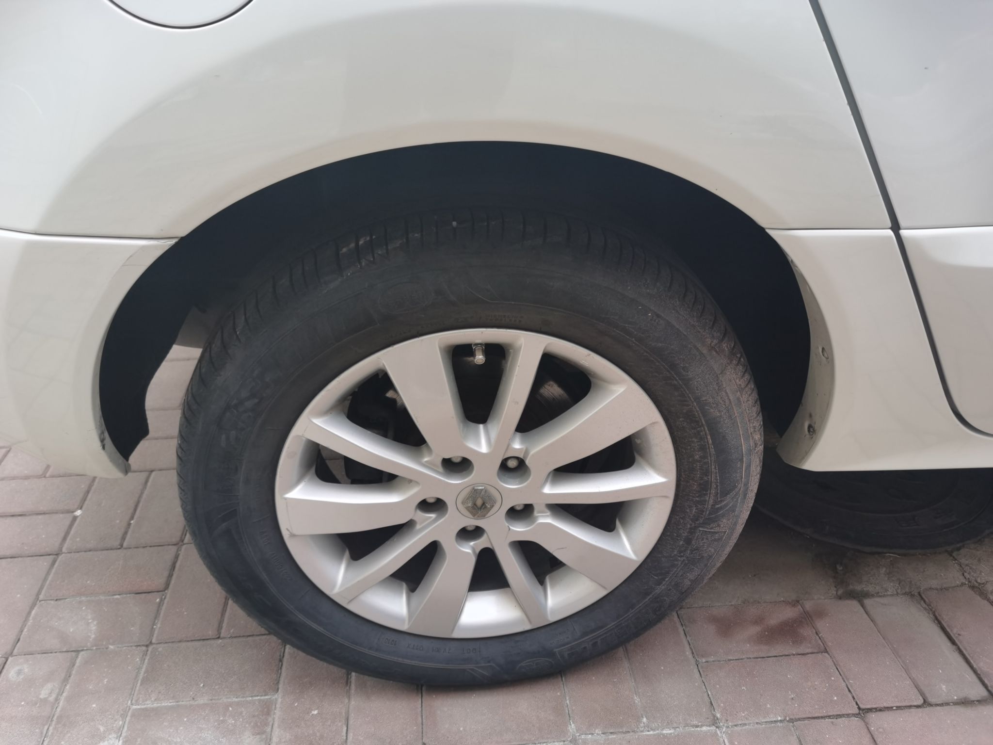Used Renault Koleos 2013 2.5L Two-Wheel Drive Comfort Edition
