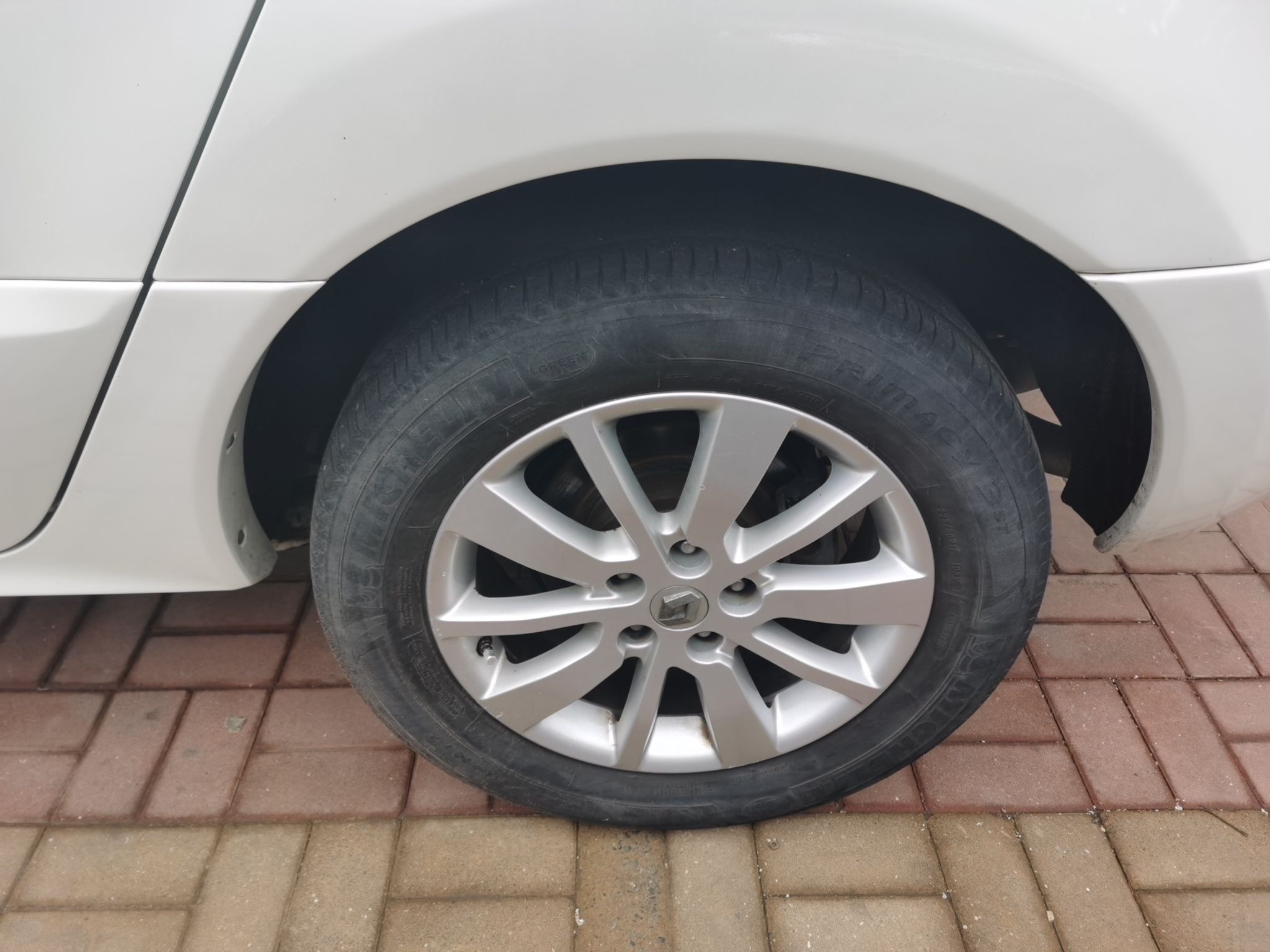Used Renault Koleos 2013 2.5L Two-Wheel Drive Comfort Edition
