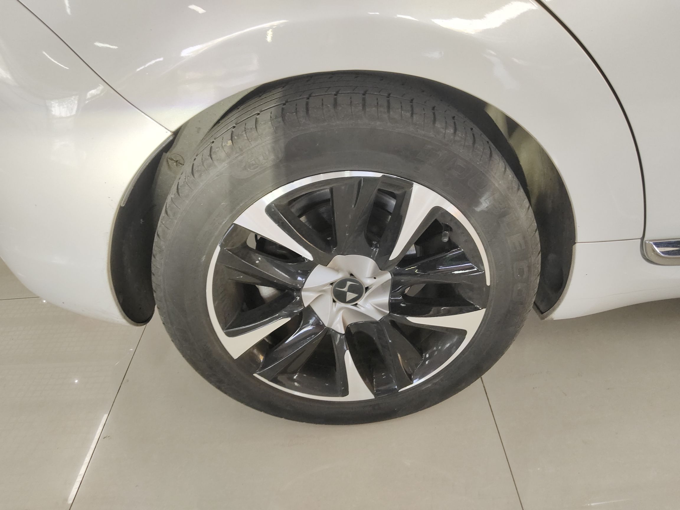 Used DS 5 2015 1.6T Luxury Edition THP160 Right Rear Wheel Hub